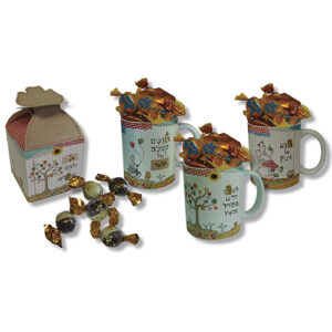 ספל עם סוכריות ופרפר עם פרלינים