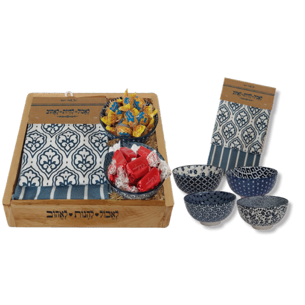 מתנות לעובדים – מארז עץ עם מתוקים