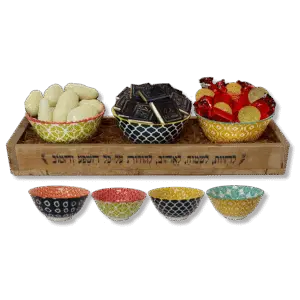 מגש חג צבעוני – מתנה לחנוכה מלאה בטעם