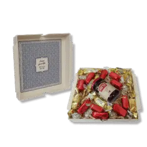 מתנה מלאה במתוק – מגש מתוק עם פרלינים