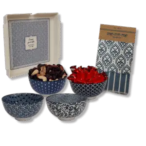 מתנות מתוקה –מגש במבוק עם קערות מתוקות