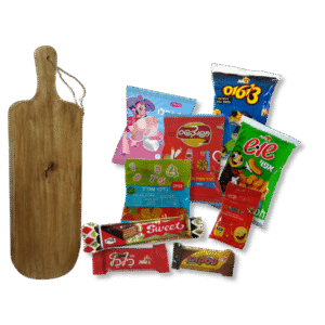 קרש עץ וחטיפים -מתנה לחג