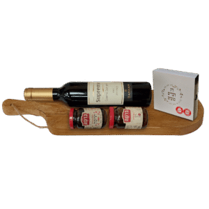 מתנת פסח עם יין וחרוסת